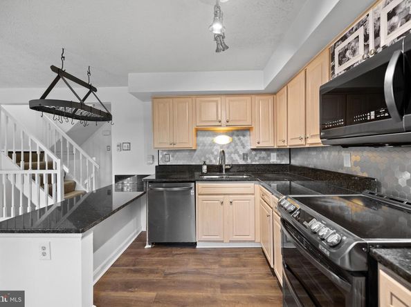 1610 Sierra Woods Drive, Reston VA 20194