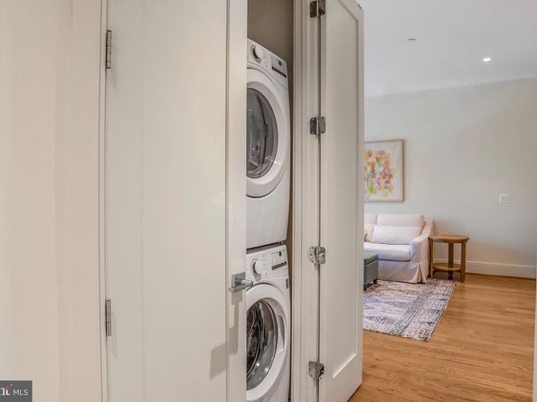 270 15TH Street SE 301, Washington DC 20003