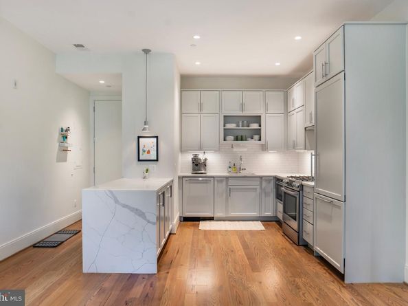 270 15TH Street SE 301, Washington DC 20003