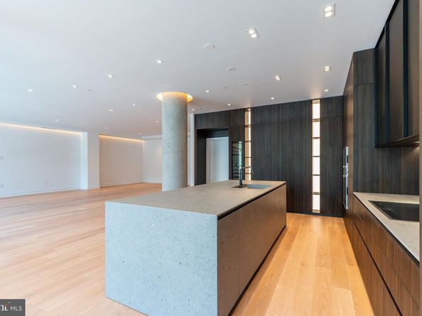 223 S 6TH Street PH, Philadelphia PA 19106