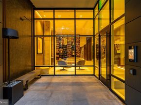223 S 6TH Street PH, Philadelphia PA 19106