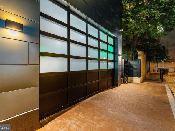 223 S 6TH Street PH, Philadelphia PA 19106