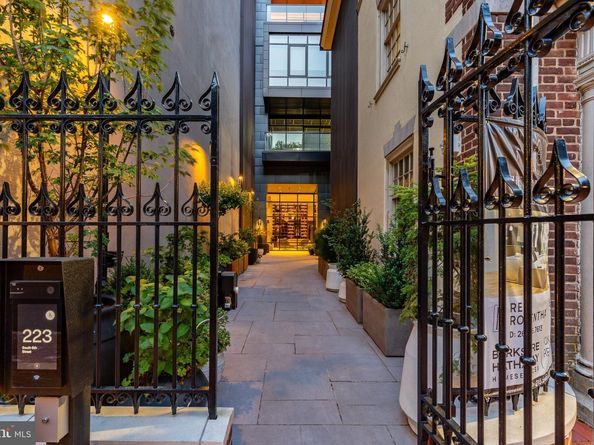 223 S 6TH Street PH, Philadelphia PA 19106