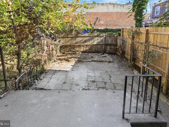 2039 S Aikens Street, Philadelphia PA 19142