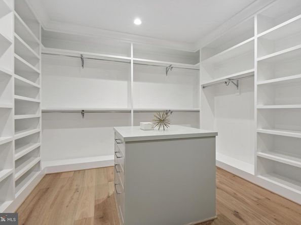 2929 N Greencastle Street, Arlington VA 22207