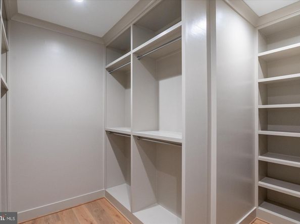 2929 N Greencastle Street, Arlington VA 22207