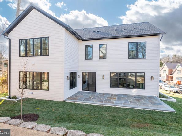 2929 N Greencastle Street, Arlington VA 22207