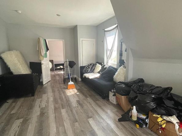 5322 Wayne Avenue, Philadelphia PA 19144