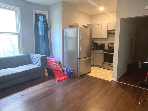 5322 Wayne Avenue, Philadelphia PA 19144