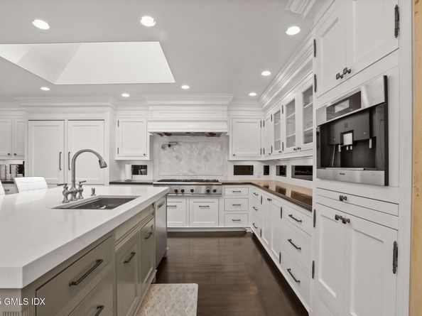 6 Reynwood Manor, Greenwich CT 06831