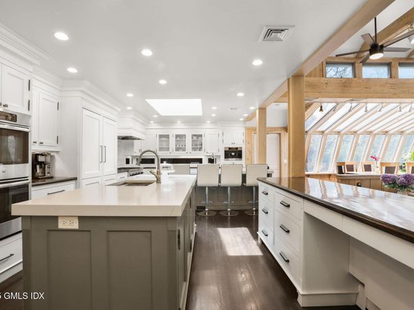 6 Reynwood Manor, Greenwich CT 06831