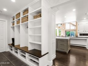 6 Reynwood Manor, Greenwich CT 06831
