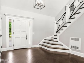 6 Reynwood Manor, Greenwich CT 06831