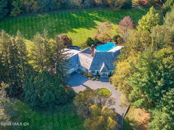 6 Reynwood Manor