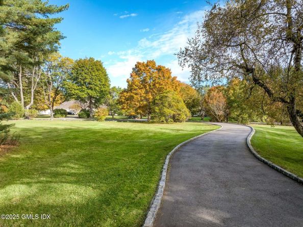 6 Reynwood Manor, Greenwich CT 06831