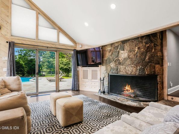 6 Reynwood Manor, Greenwich CT 06831