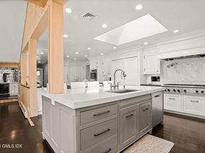 6 Reynwood Manor, Greenwich CT 06831