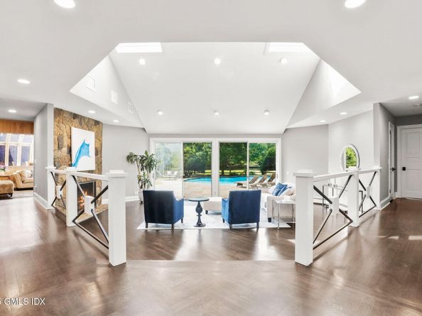 6 Reynwood Manor, Greenwich CT 06831