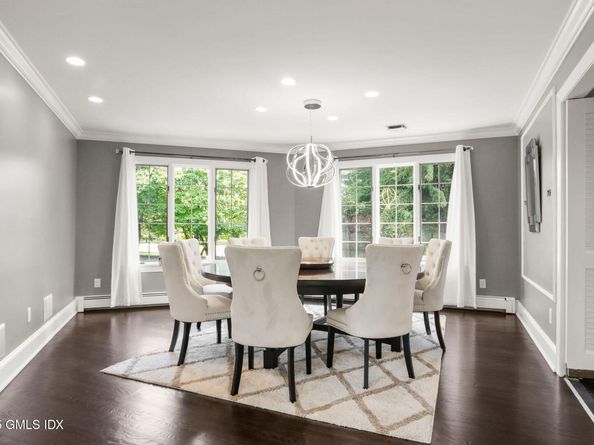 6 Reynwood Manor, Greenwich CT 06831