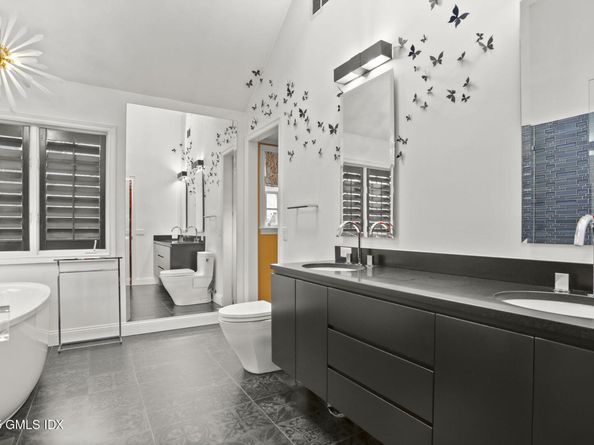 101 Lockwood Road, Riverside CT 06878
