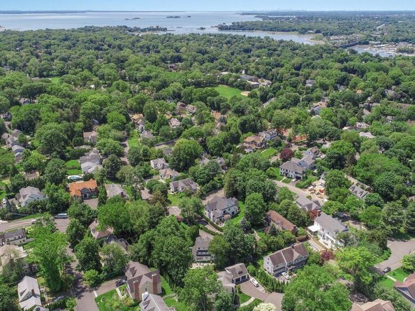 101 Lockwood Road, Riverside CT 06878