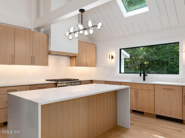 10 Tomahawk Lane, Greenwich CT 06830