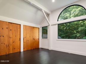 10 Tomahawk Lane, Greenwich CT 06830