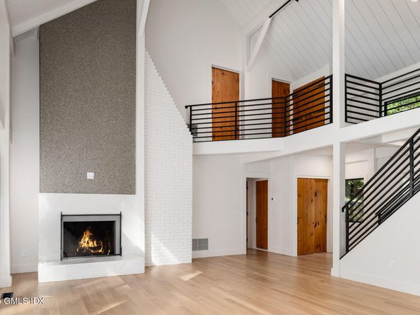 10 Tomahawk Lane, Greenwich CT 06830