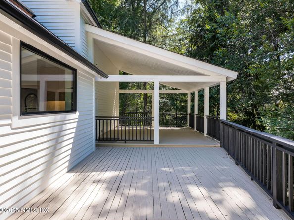 10 Tomahawk Lane, Greenwich CT 06830