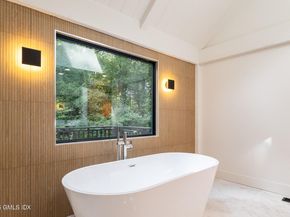 10 Tomahawk Lane, Greenwich CT 06830