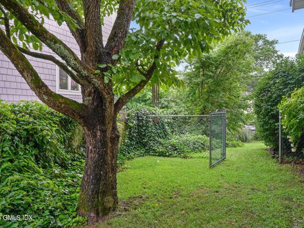 107 Pemberwick Road, Greenwich CT 06831