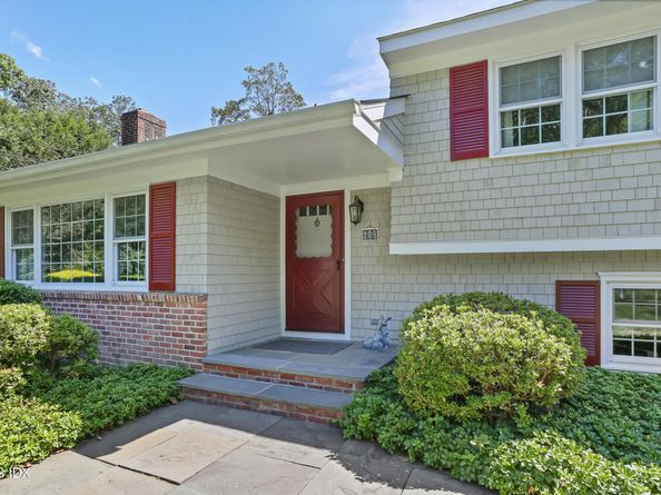 208 Thornridge Drive, Stamford CT 06903
