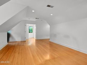 39 Running Brook Lane, New Canaan CT 06840