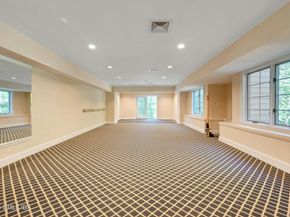 39 Running Brook Lane, New Canaan CT 06840