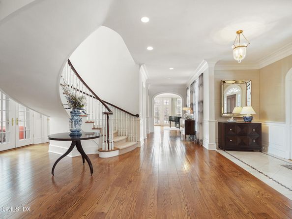 15 Vineyard Lane, Greenwich CT 06831