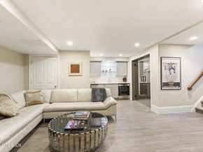 15 Vineyard Lane, Greenwich CT 06831