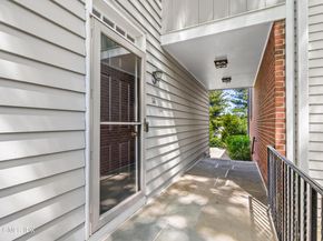 14 Greenwich Hills Drive 14, Greenwich CT 06831