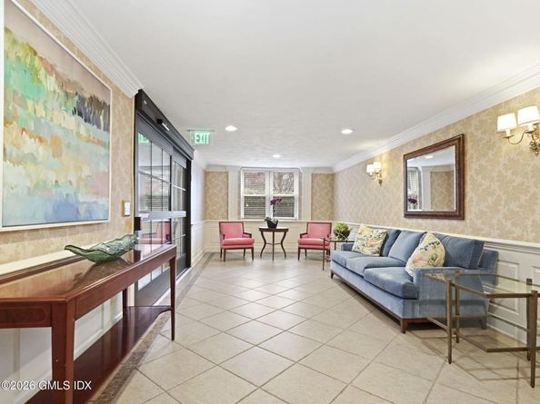 2 Putnam Hill 1A, Greenwich CT 06830