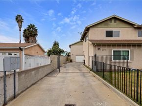 20721 Roseton, Lakewood CA 90715