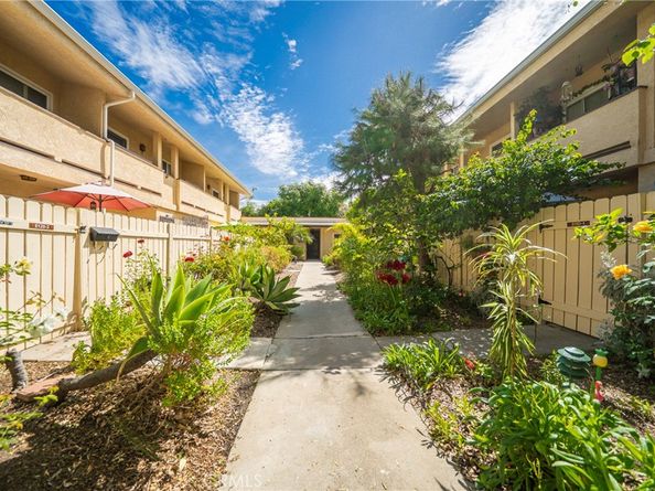 8120 Canby Ave #6, Reseda CA 91335