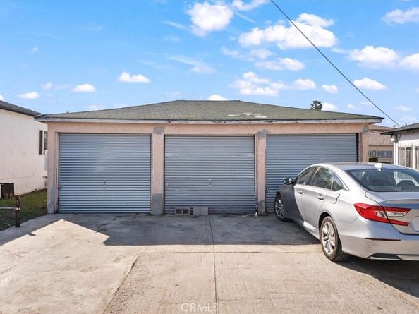 1525 W 105th Street, Los Angeles CA 90047