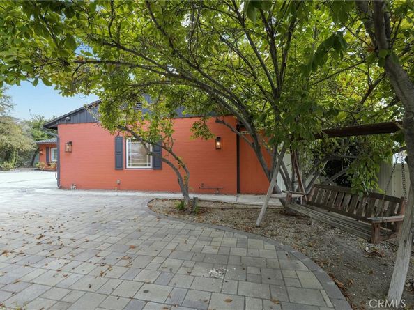 2528 N Orchard Drive, Burbank CA 91504