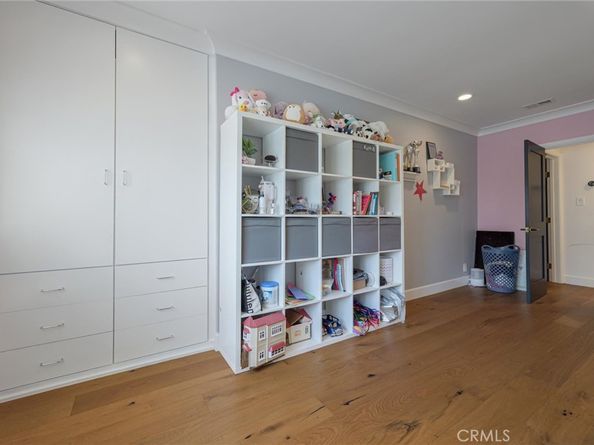 2528 N Orchard Drive, Burbank CA 91504