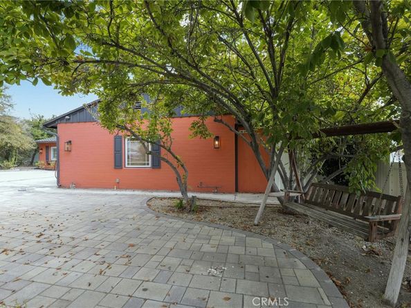 2528 N Orchard Drive, Burbank CA 91504