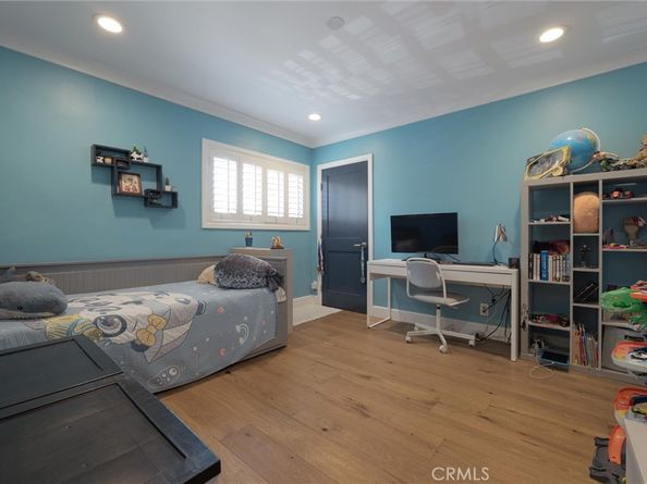 2528 N Orchard Drive, Burbank CA 91504