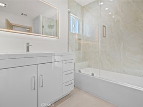 6820 Encino Avenue, Van Nuys CA 91406