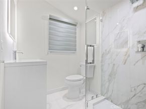 6820 Encino Avenue, Van Nuys CA 91406