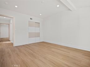 6820 Encino Avenue, Van Nuys CA 91406