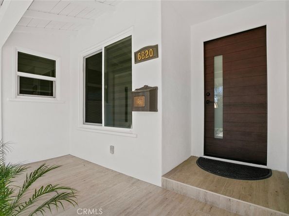 6820 Encino Avenue, Van Nuys CA 91406