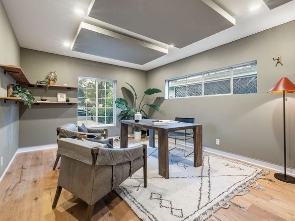 5725 Rhodes Avenue, Valley Village CA 91607